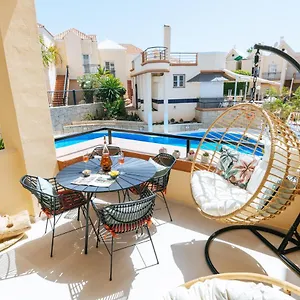 Amazing Renovated Pool View Apt, Aircon, 2 Min To Fanabe Apartment